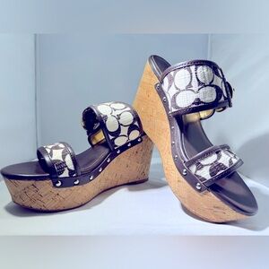 Coach signature cork platform wedge brown
Women’s size 7.5